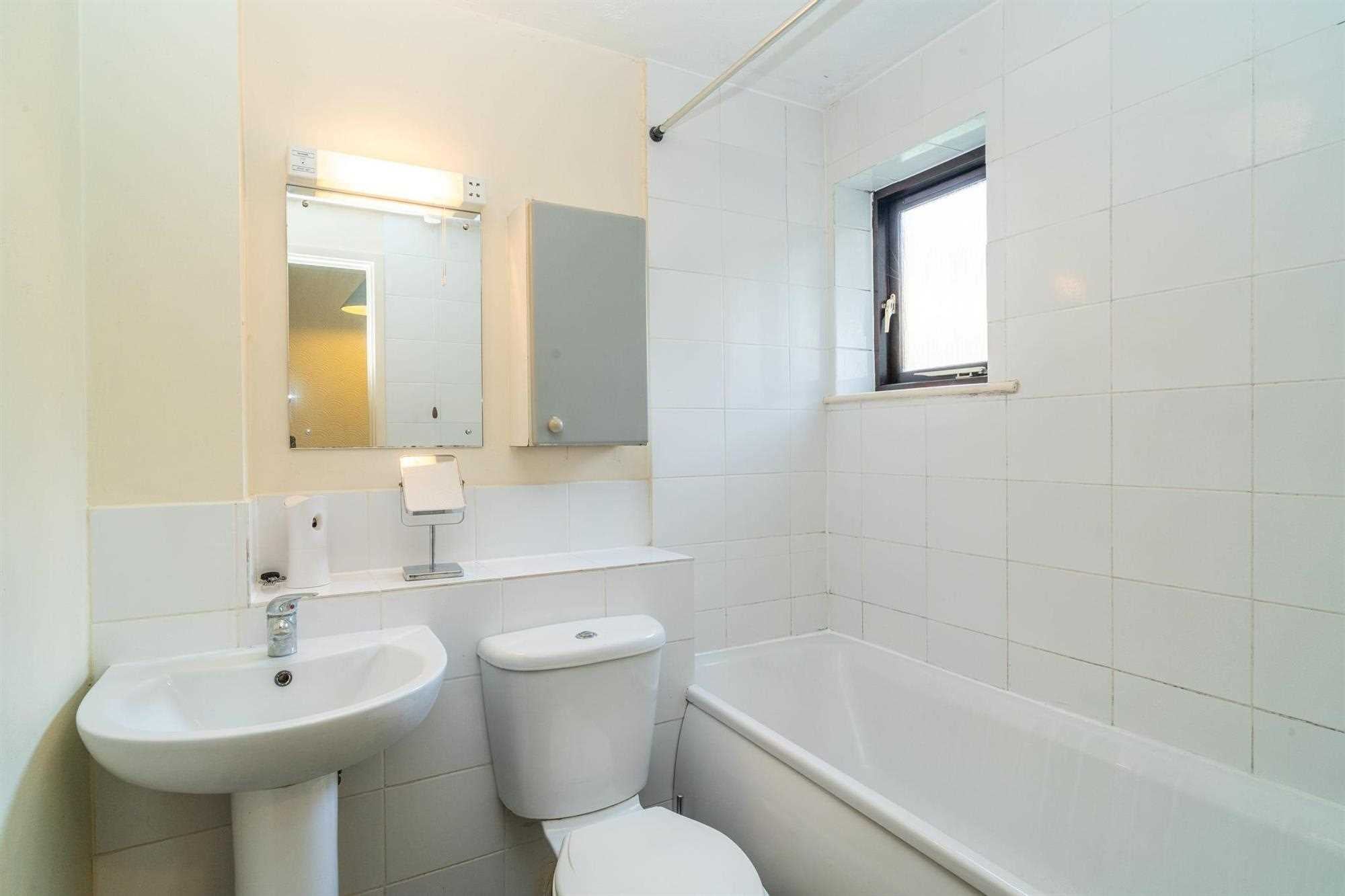 Flat Booth Road in Greater London