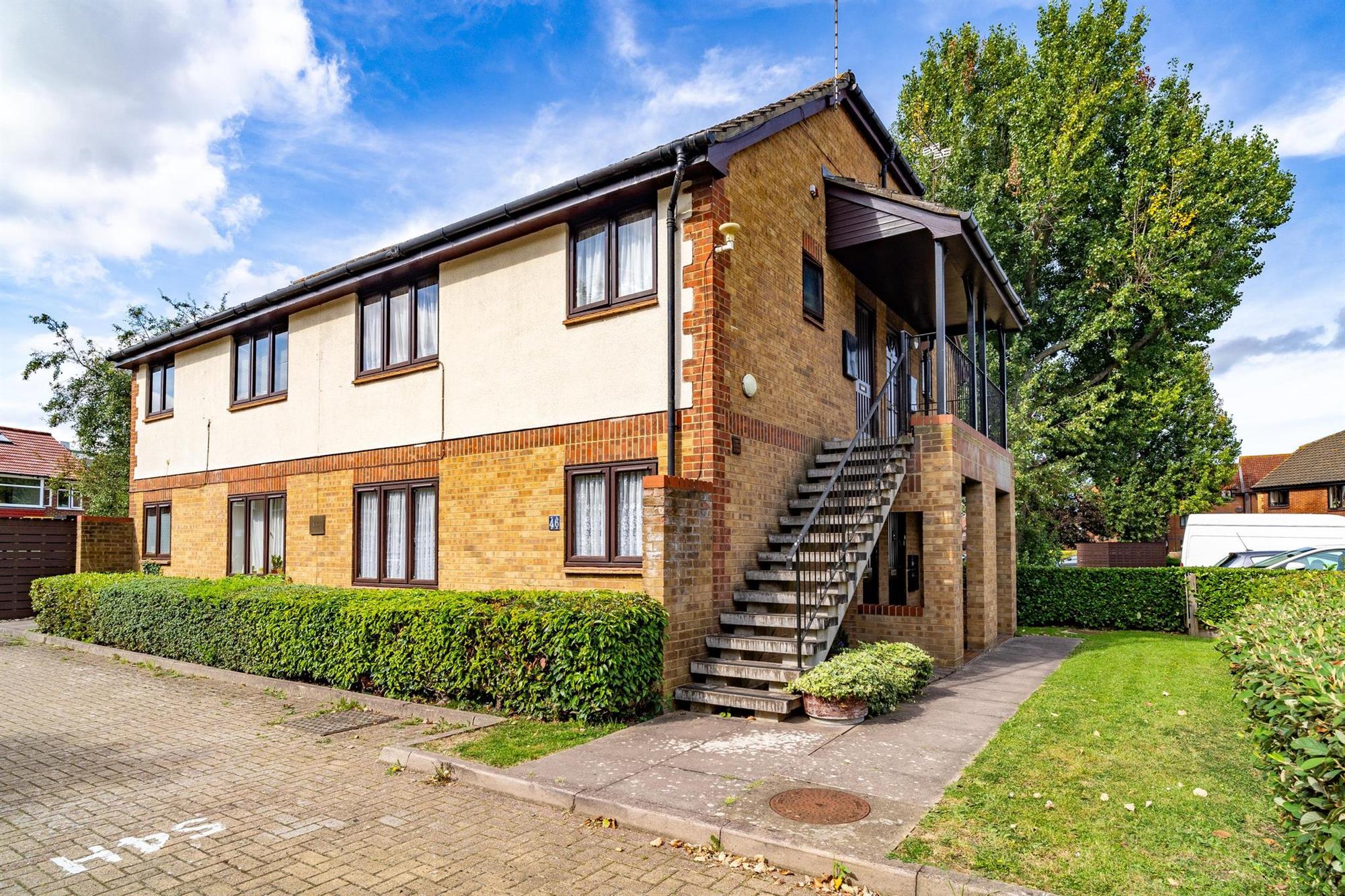 Flat Booth Road in Greater London