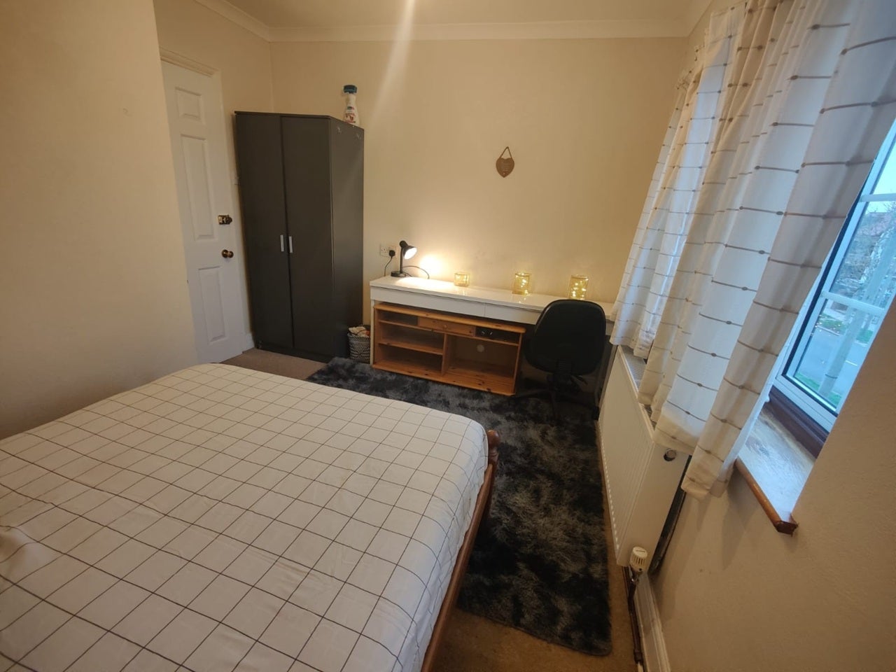 Room Camrose Close in Greater London