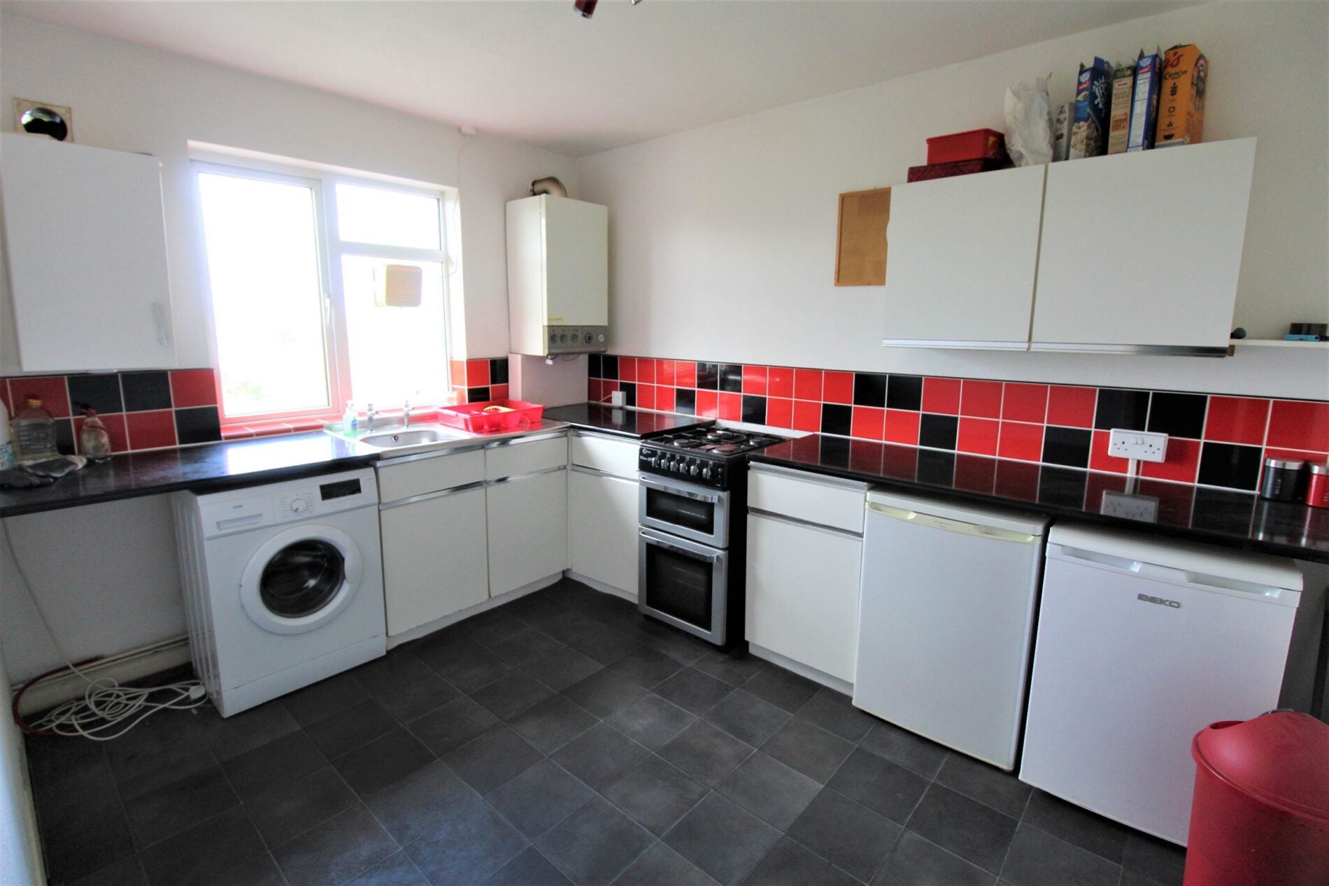 Flat Crammavill Street in Grays