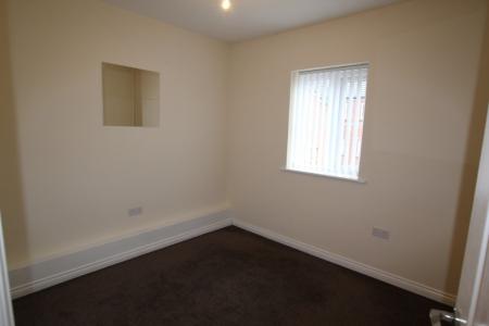 Flat Kenneth Close in Prescot