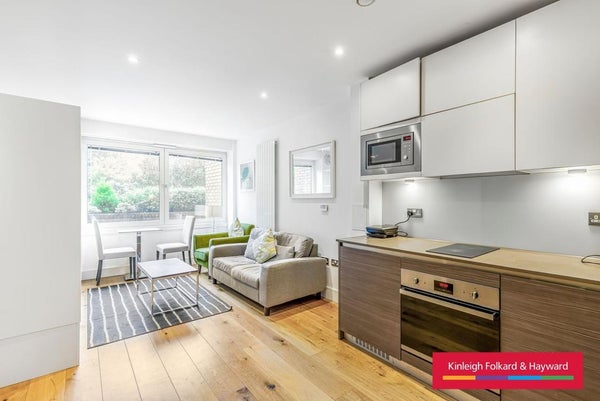 Flat Molesworth Street in London