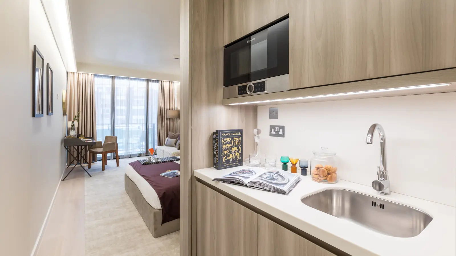 Flat Canfield Gardens in Greater London