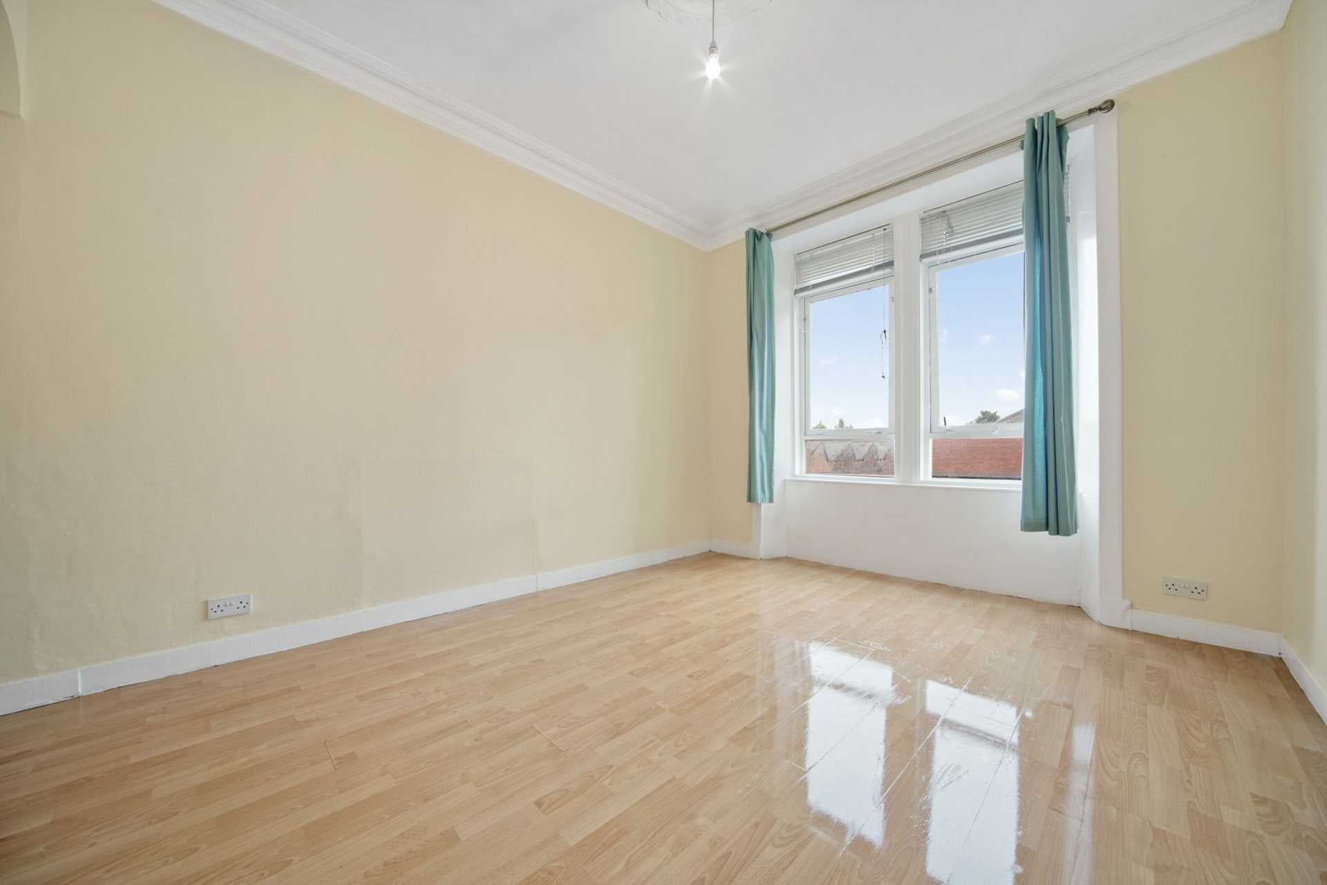 Flat Blackhall Street in Paisley