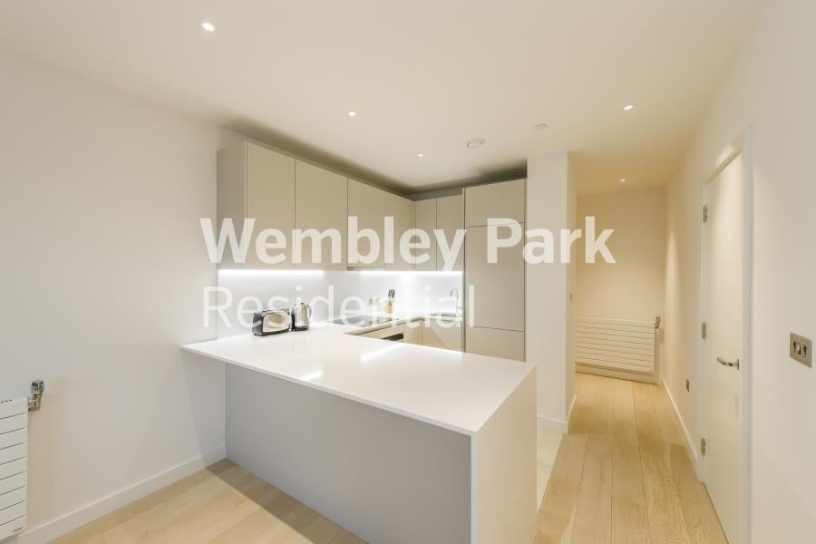 Flat Elvin Gardens in London