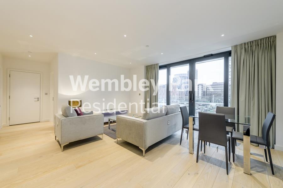 Flat Elvin Gardens in London