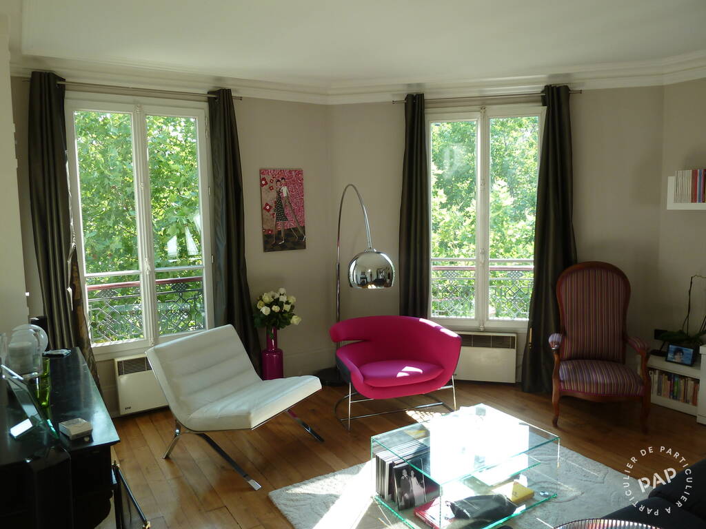 Flat Place du Général Kœnig in Paris