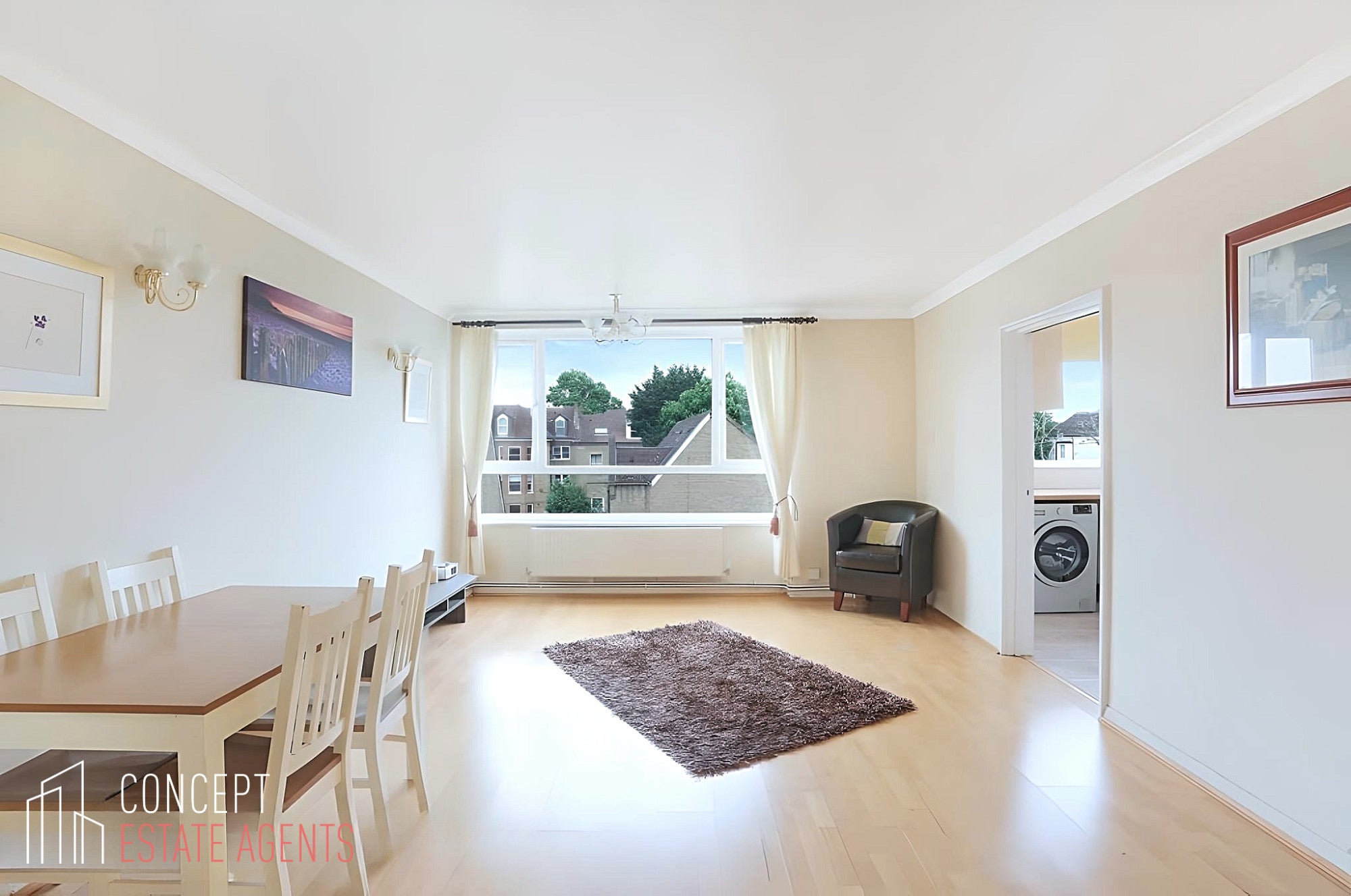Flat Heathfield Road in Greater London