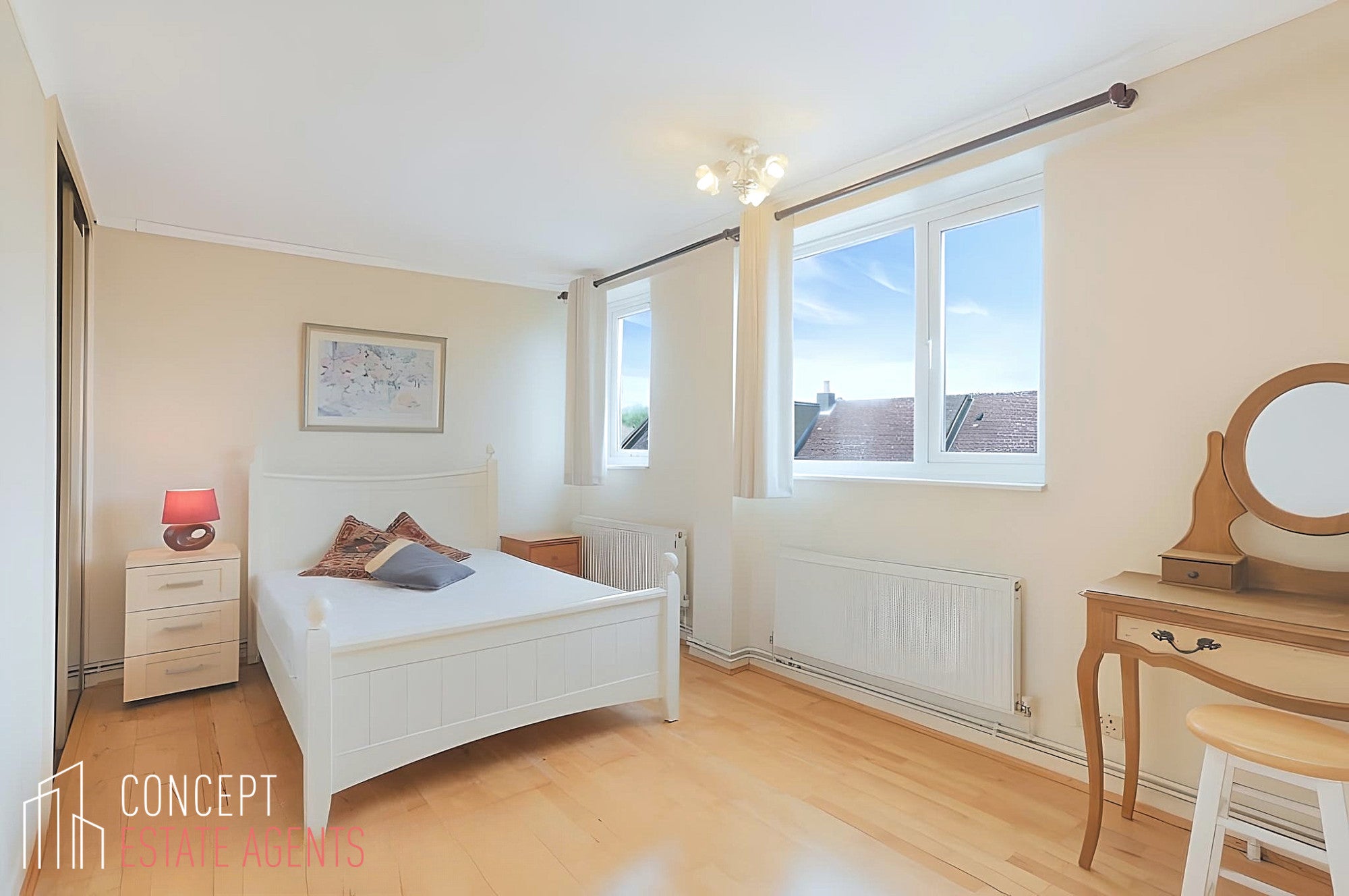 Flat Heathfield Road in Greater London