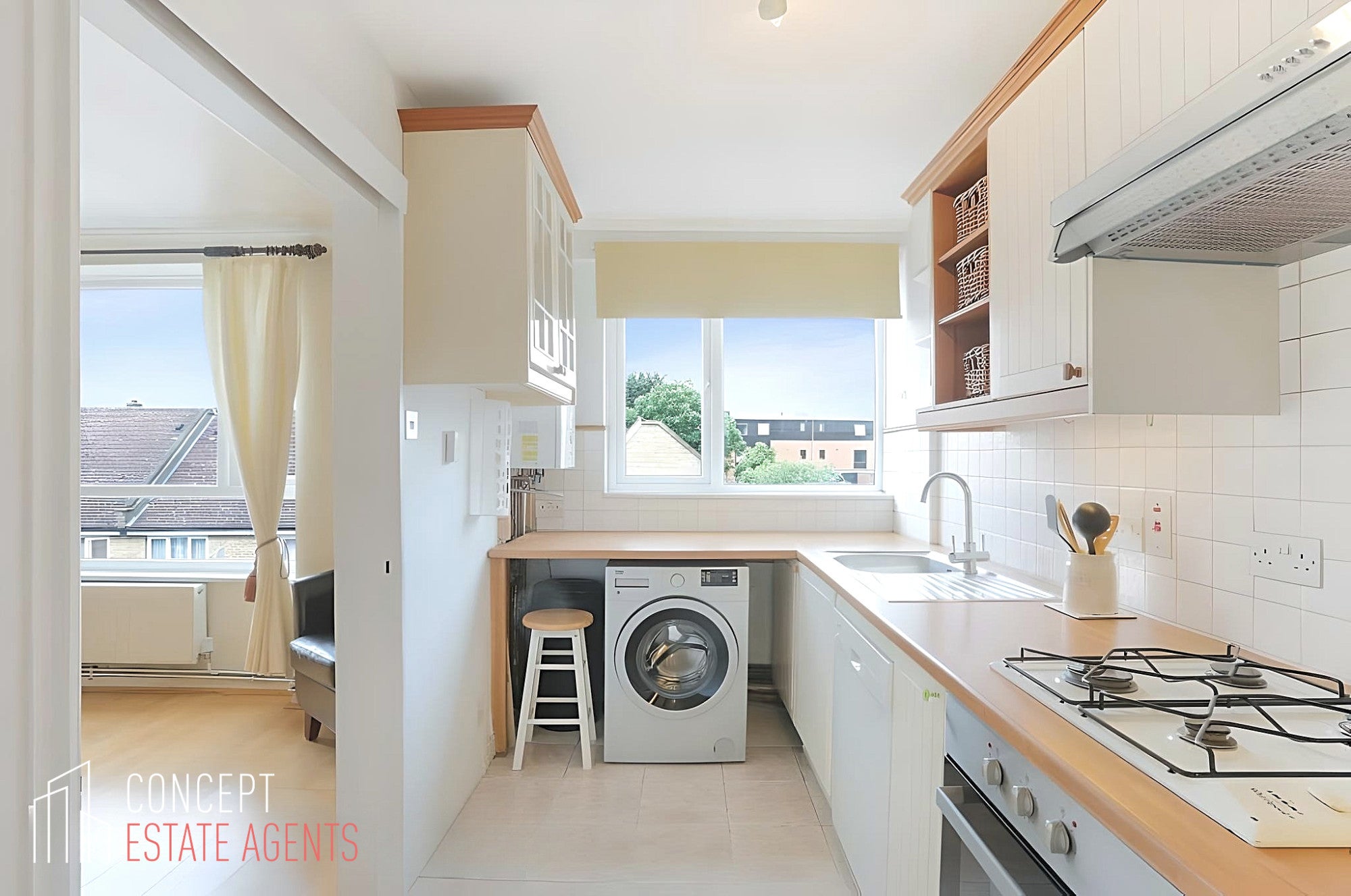 Flat Heathfield Road in Greater London