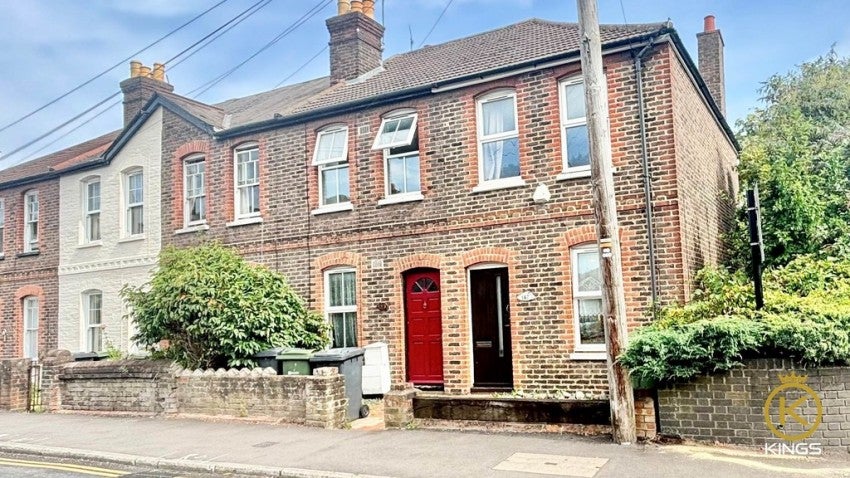 House Walnut Tree Close in Guildford