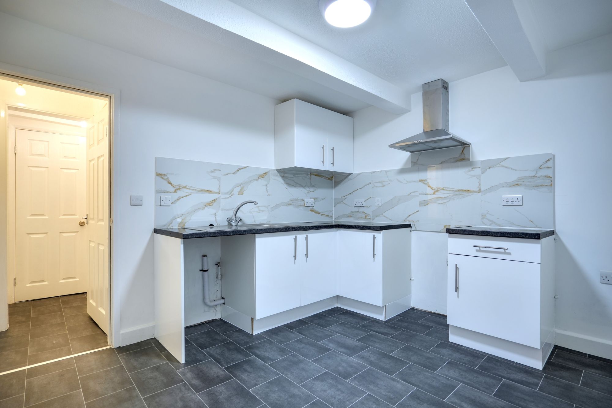 Flat Thornhill Place in Maidstone