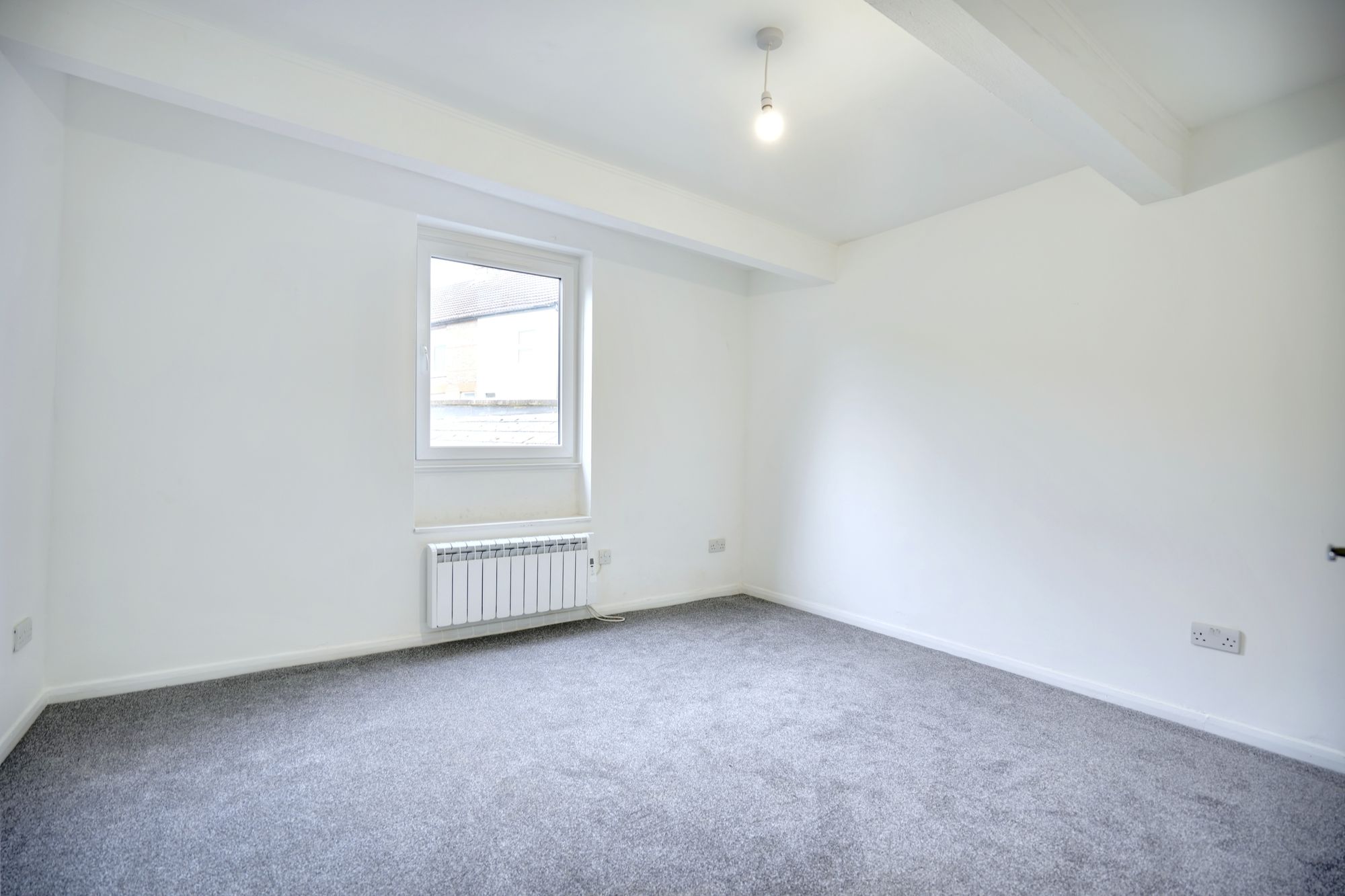 Flat Thornhill Place in Maidstone