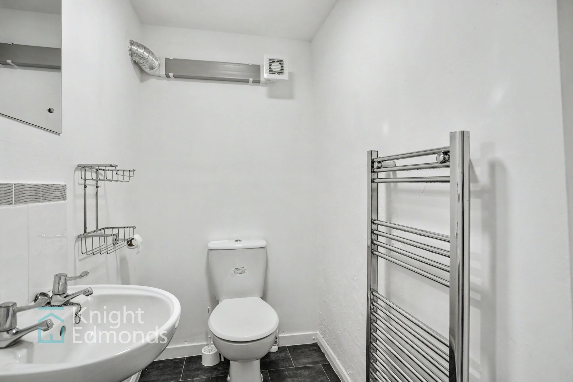 Flat Thornhill Place in Maidstone