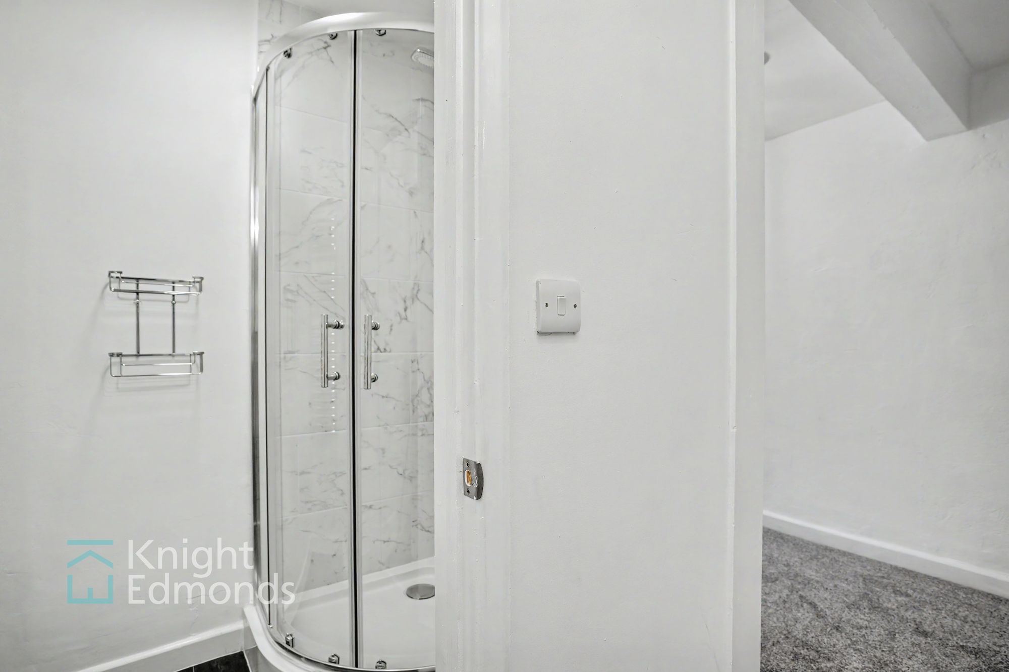 Flat Thornhill Place in Maidstone