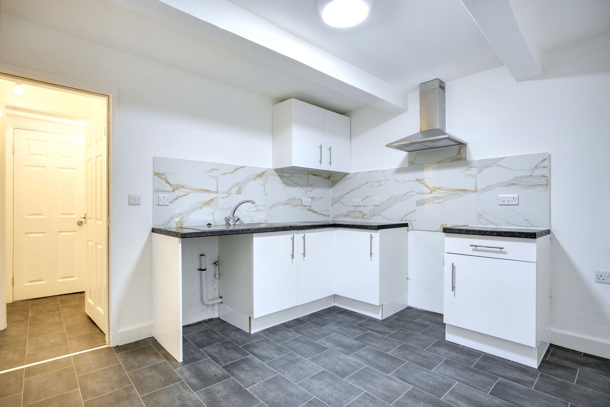 Flat Thornhill Place in Maidstone