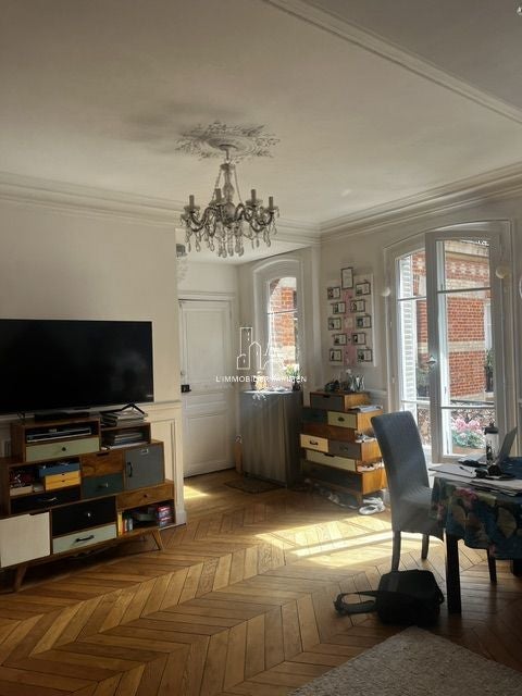 Flat Rue Nollet in Paris