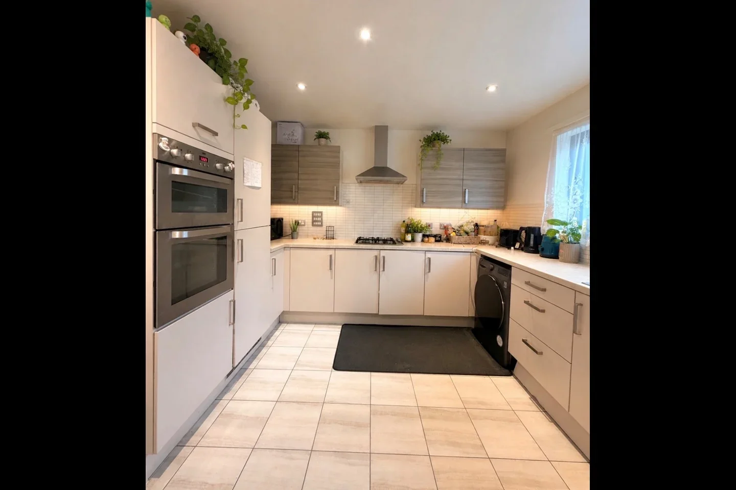 House Lawes Way in Greater London