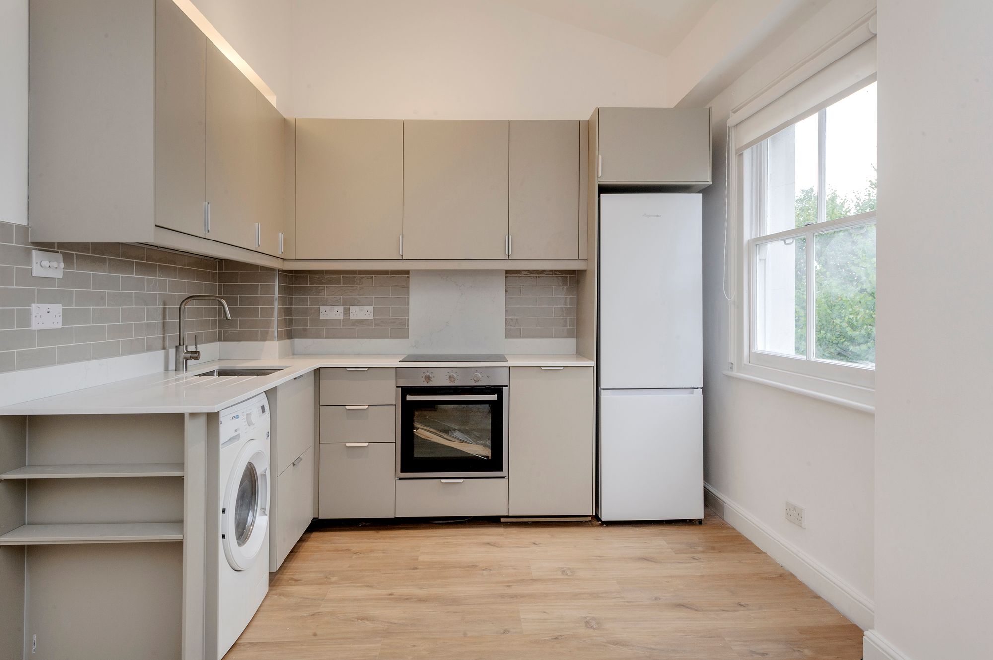 Flat Fellows Road in Greater London