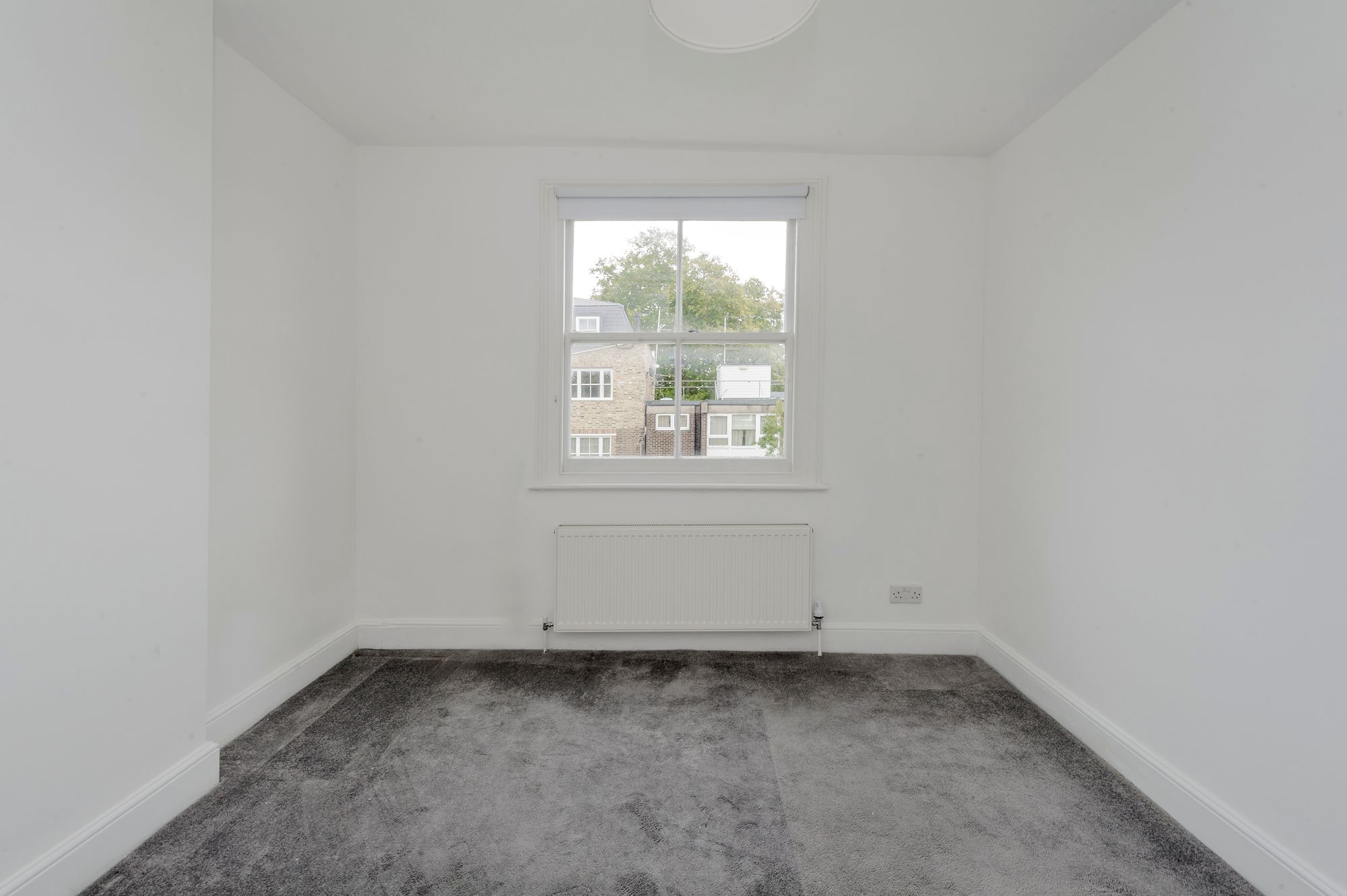 Flat Fellows Road in Greater London
