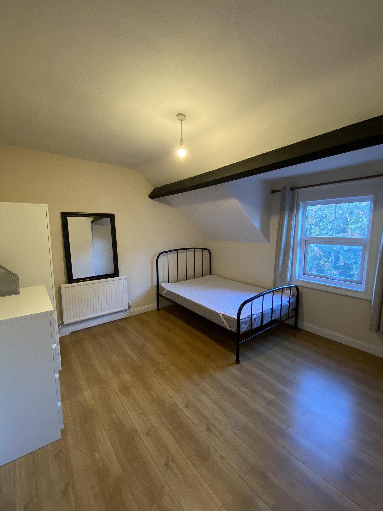 Room Green Hill Place in Worcester