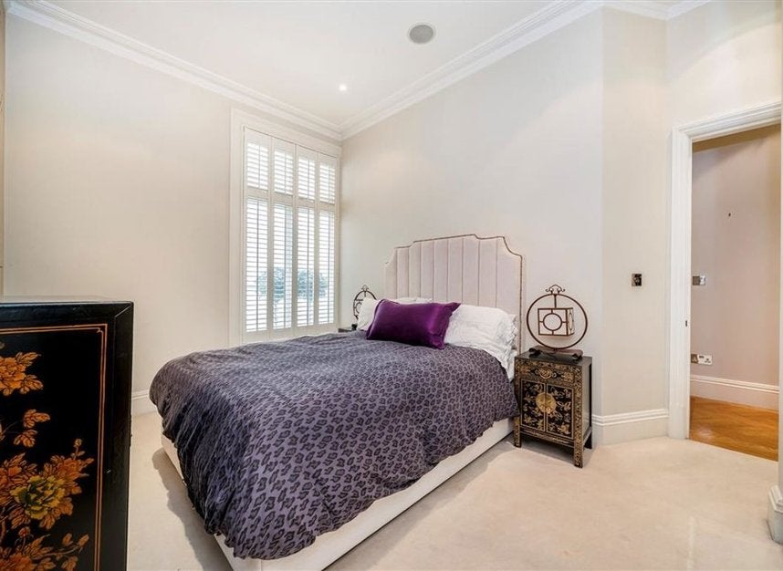 Flat Whitehall Court in City of Westminster