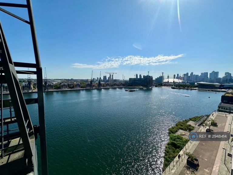 Flat ExCeL Marina in Greater London