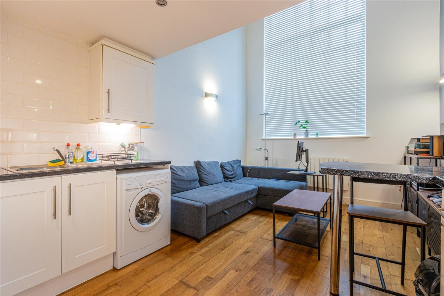 Flat Clarence Place in Newport
