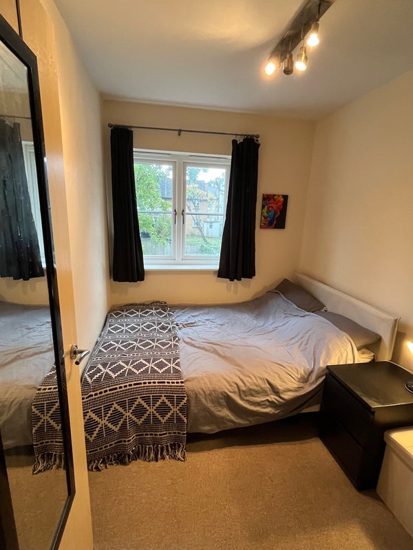 Room Malwood Road in Greater London