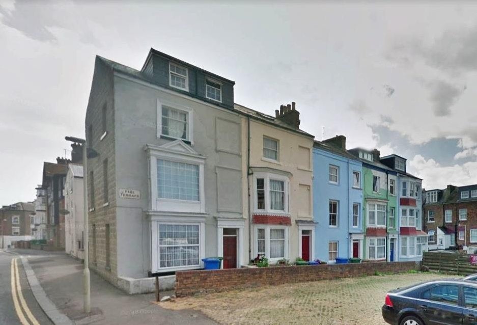Flat Albert Street in Scarborough