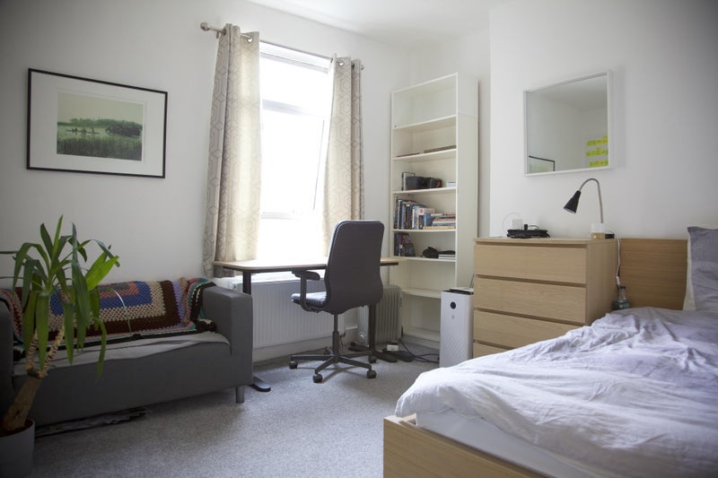 Room Kestrel Avenue in Greater London