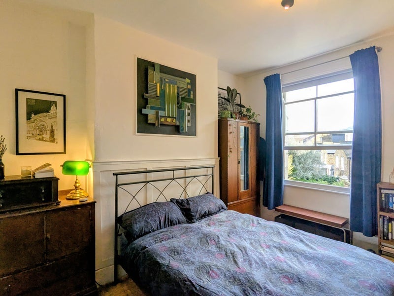 Room Chesholm Road in Greater London