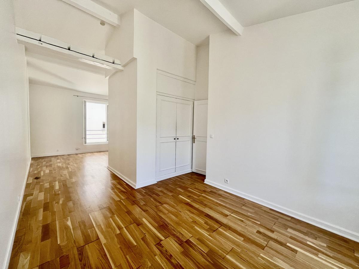 Flat Rue Dupin in Paris