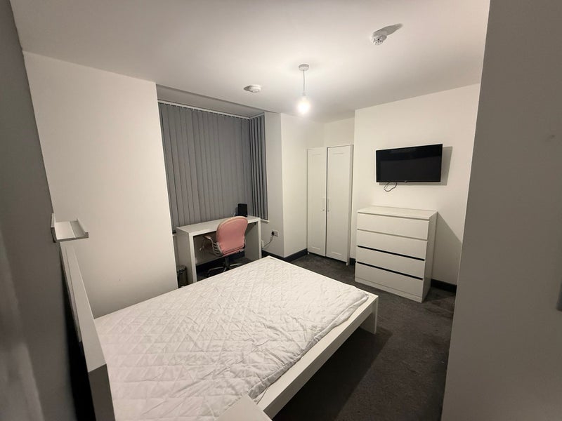 Room Duffield Road in Salford