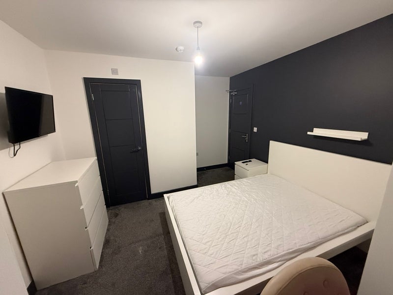 Room Duffield Road in Salford