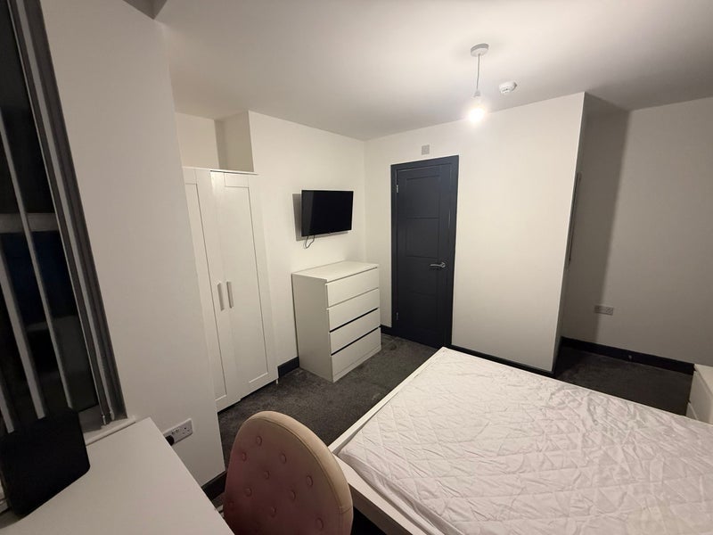Room Duffield Road in Salford