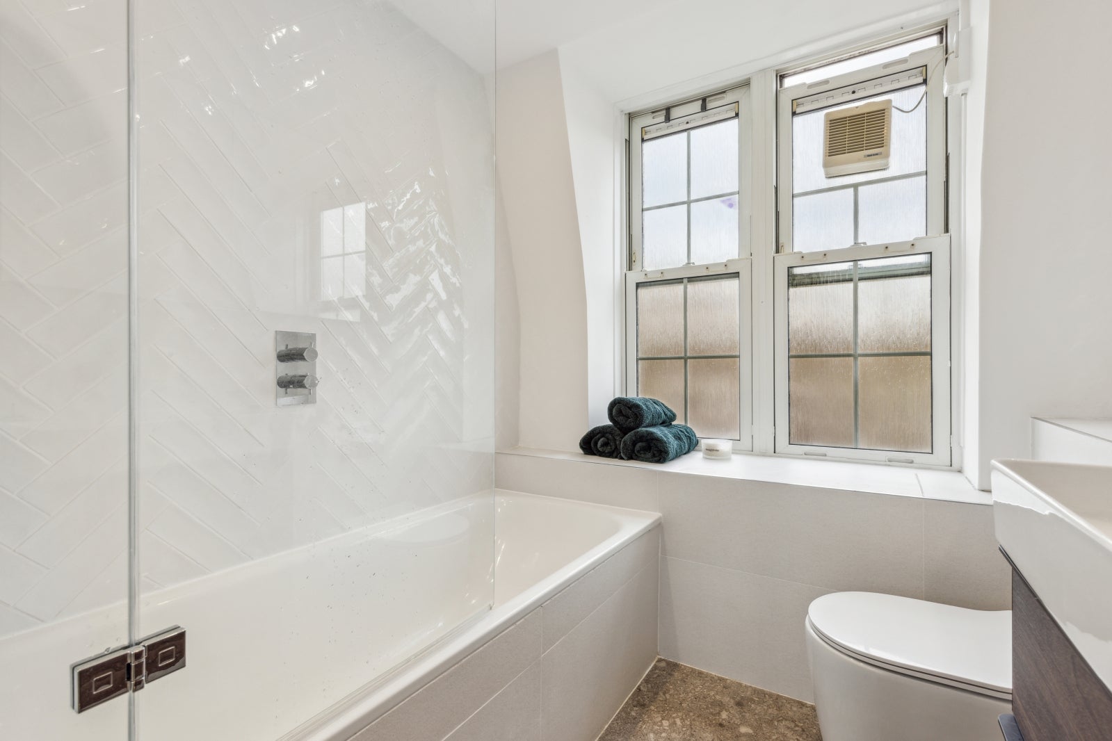 Flat Felsham Road in Greater London