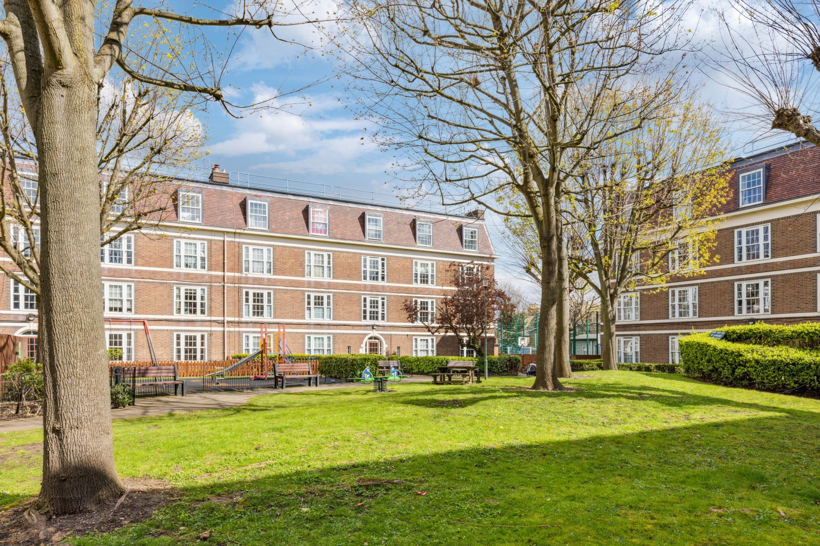 Flat Felsham Road in Greater London