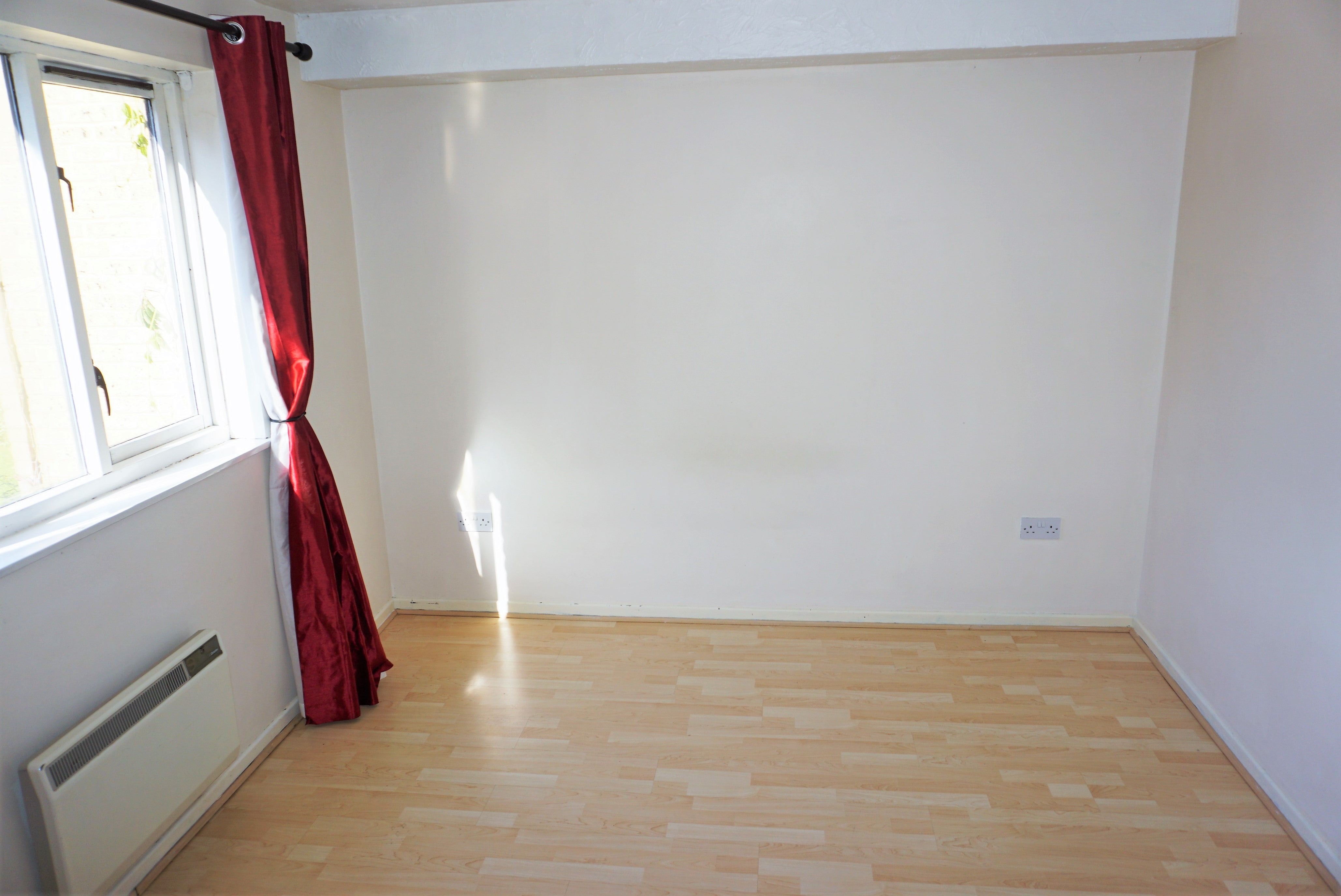 Flat Manor Road in Greater London
