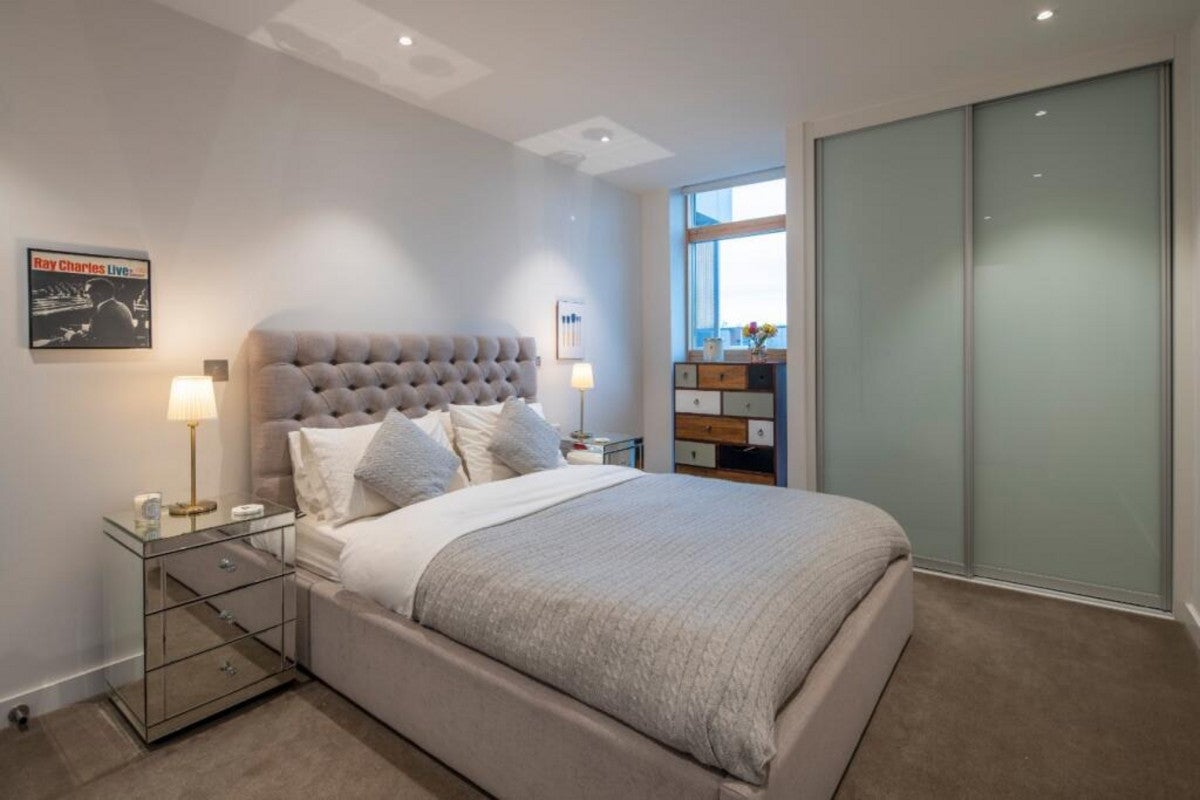 Flat Salusbury Road in Greater London