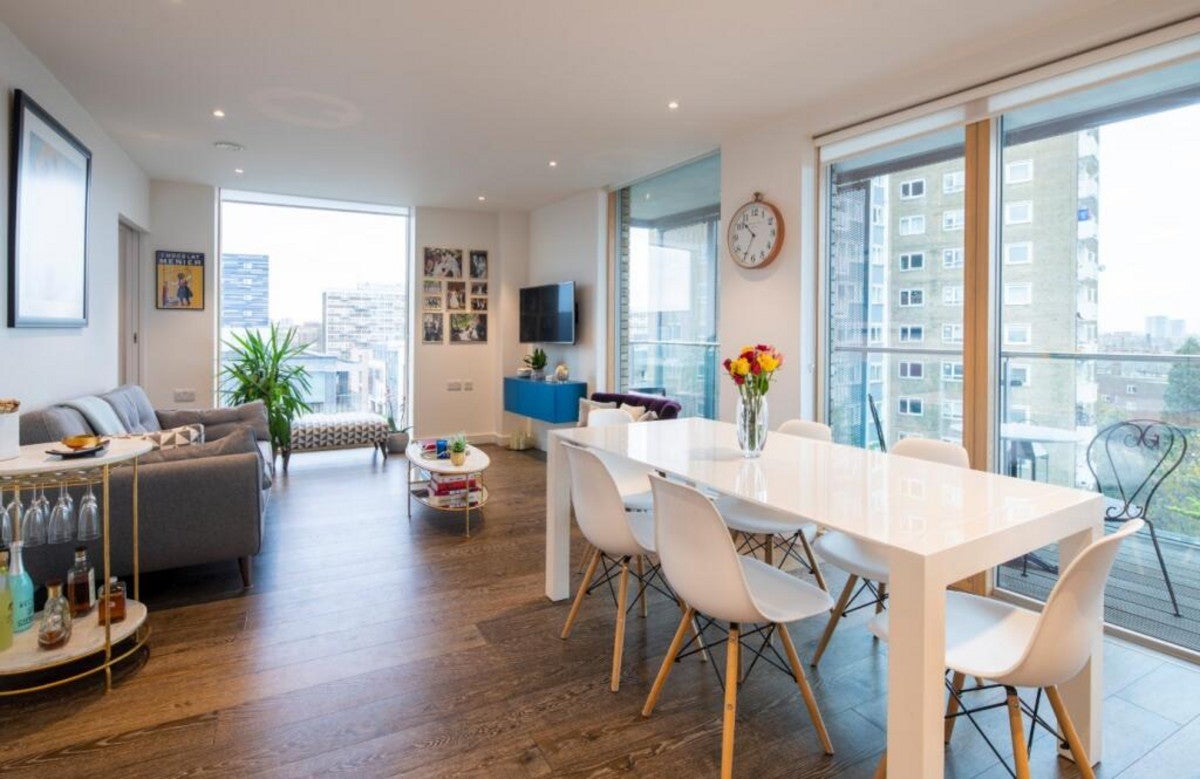 Flat Salusbury Road in Greater London