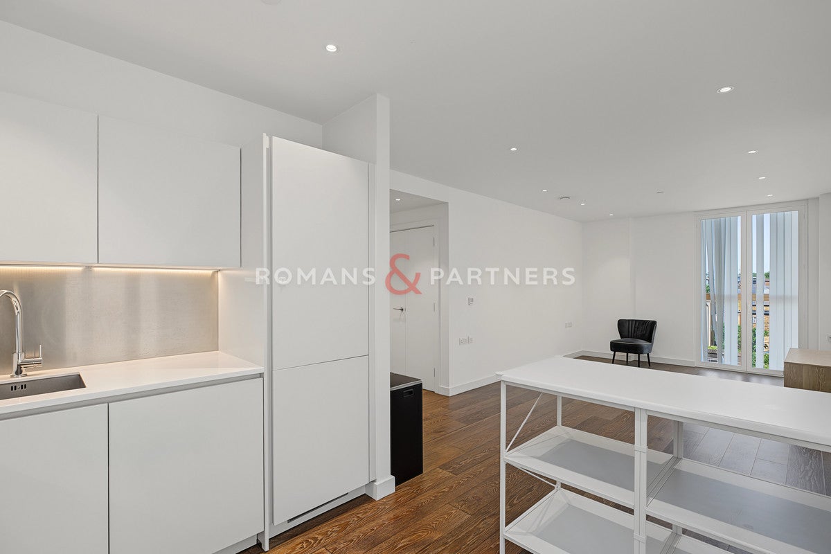 Flat Salusbury Road in Greater London