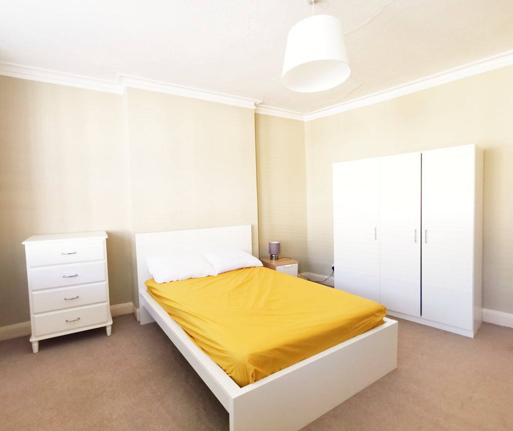 Flat Kenway Road in Greater London