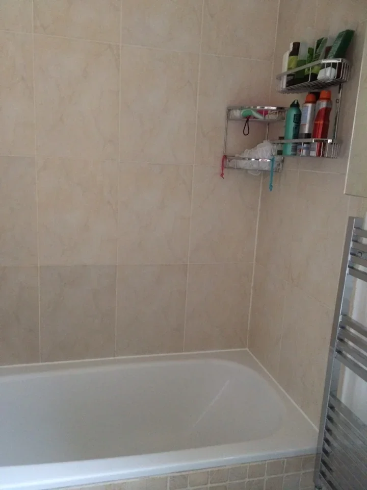 Room Gladstone Avenue in Greater London