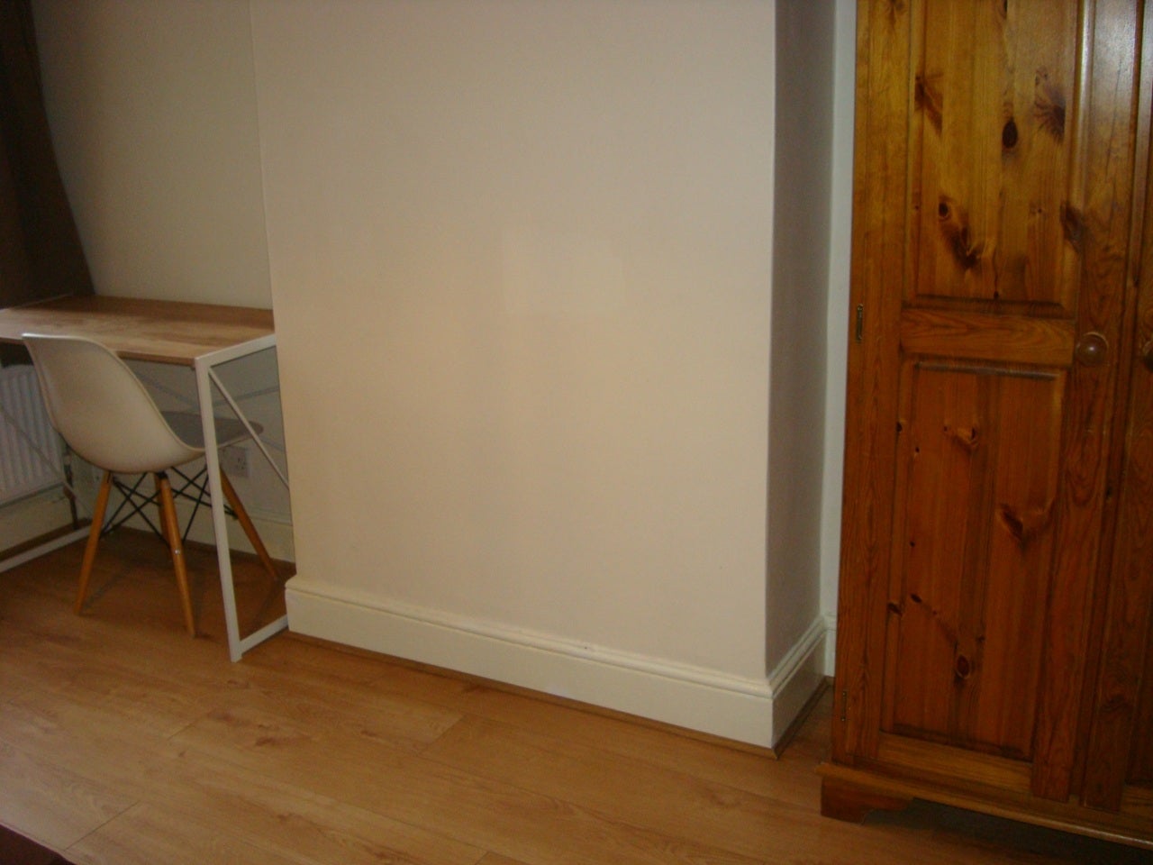 Room Gladstone Avenue in Greater London