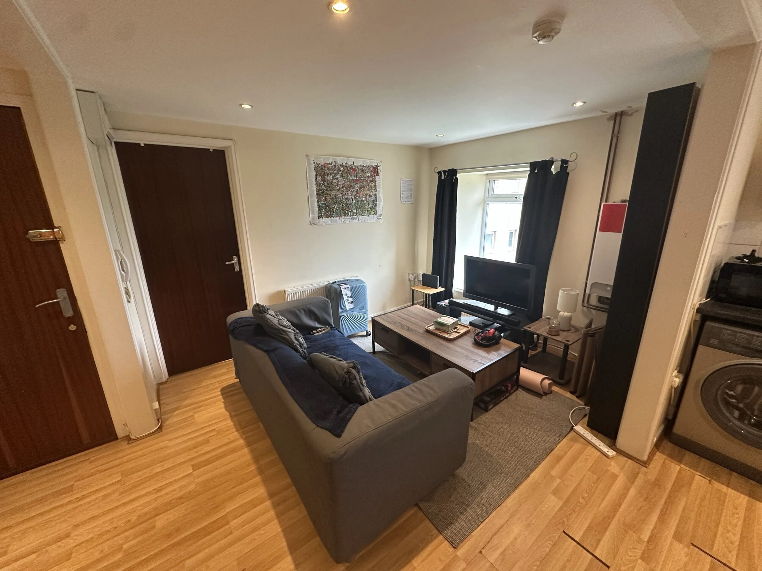 Flat Cliff Terrace in Pontypridd