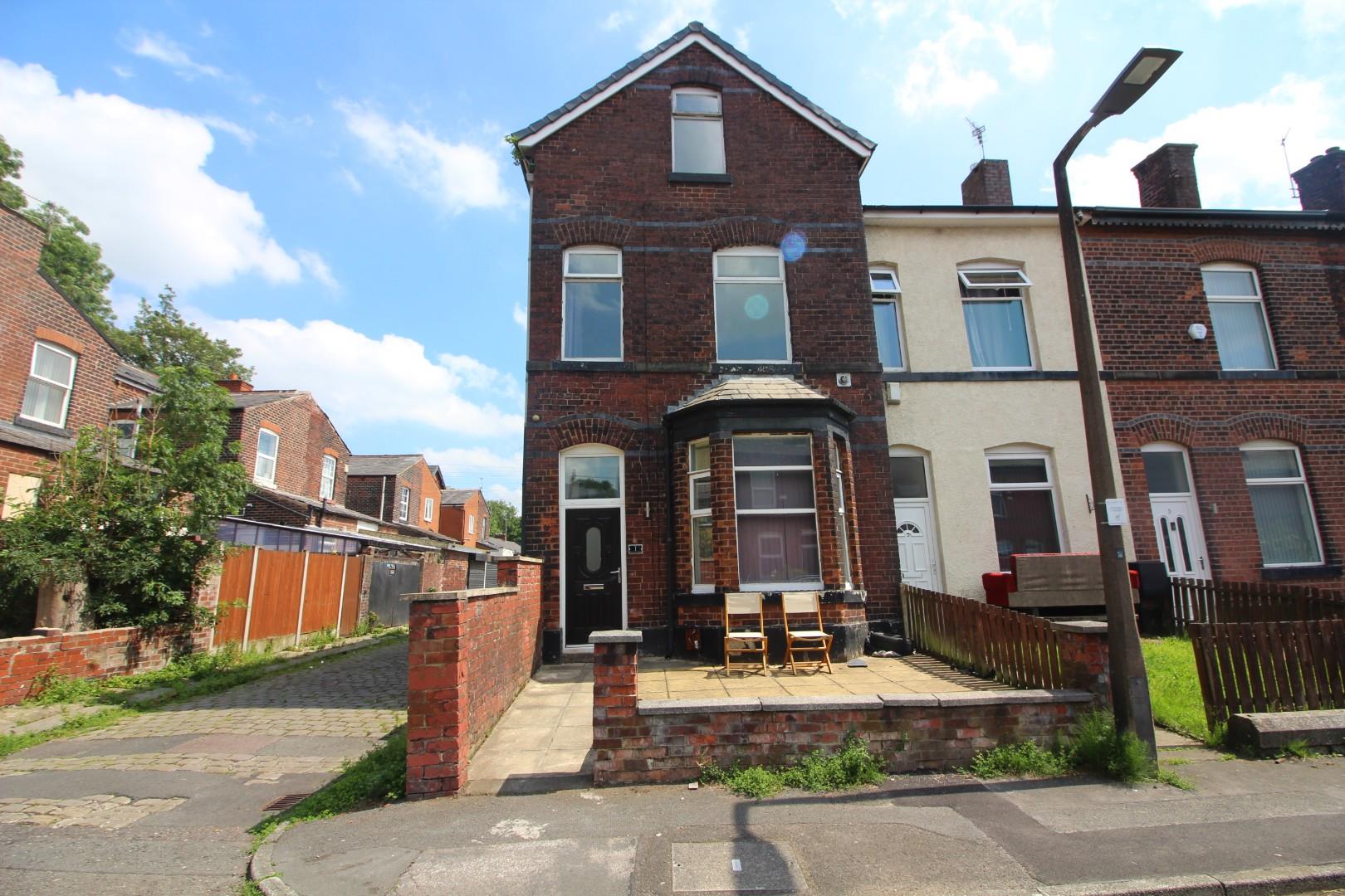 Room Back Wellington Road South in Bury