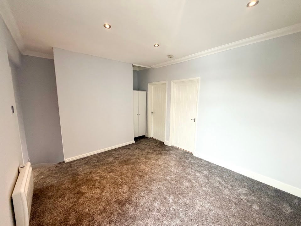 Flat Merivale Road in Greater London