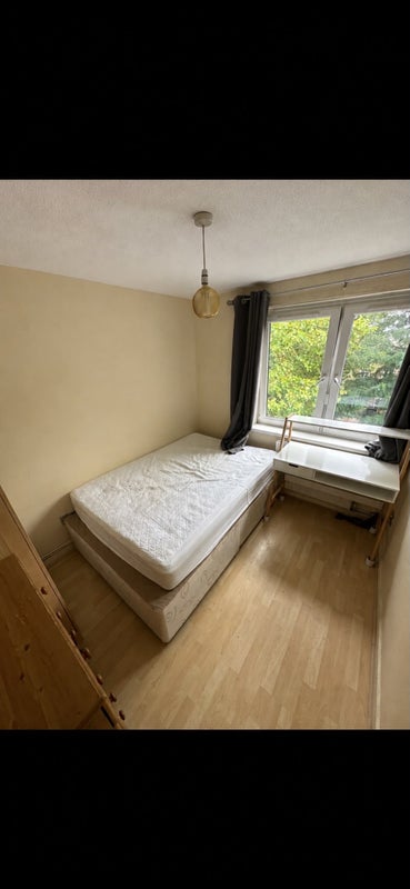 Room Ericcson Close in Greater London