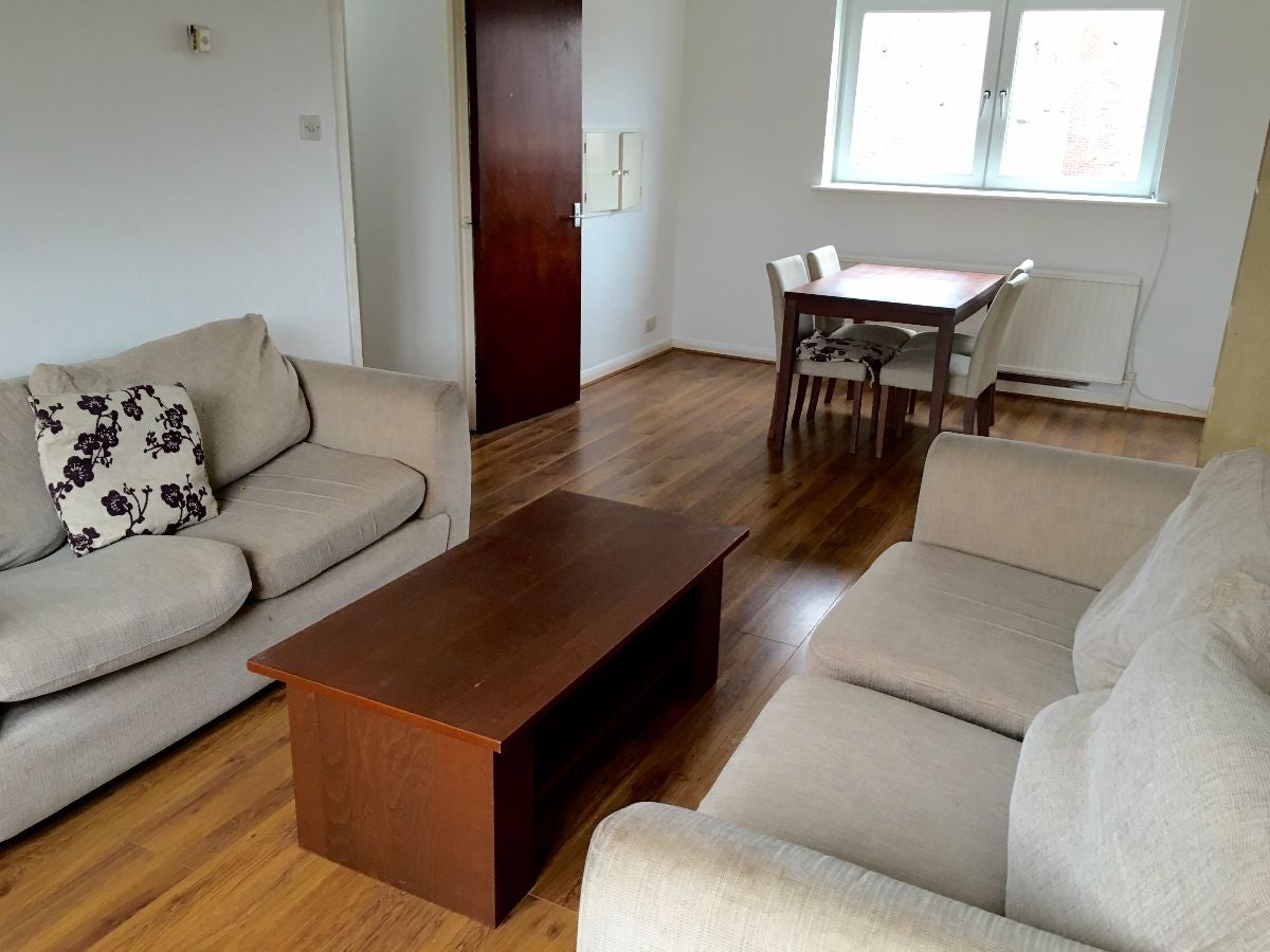 Flat Cumberlow Avenue in Greater London